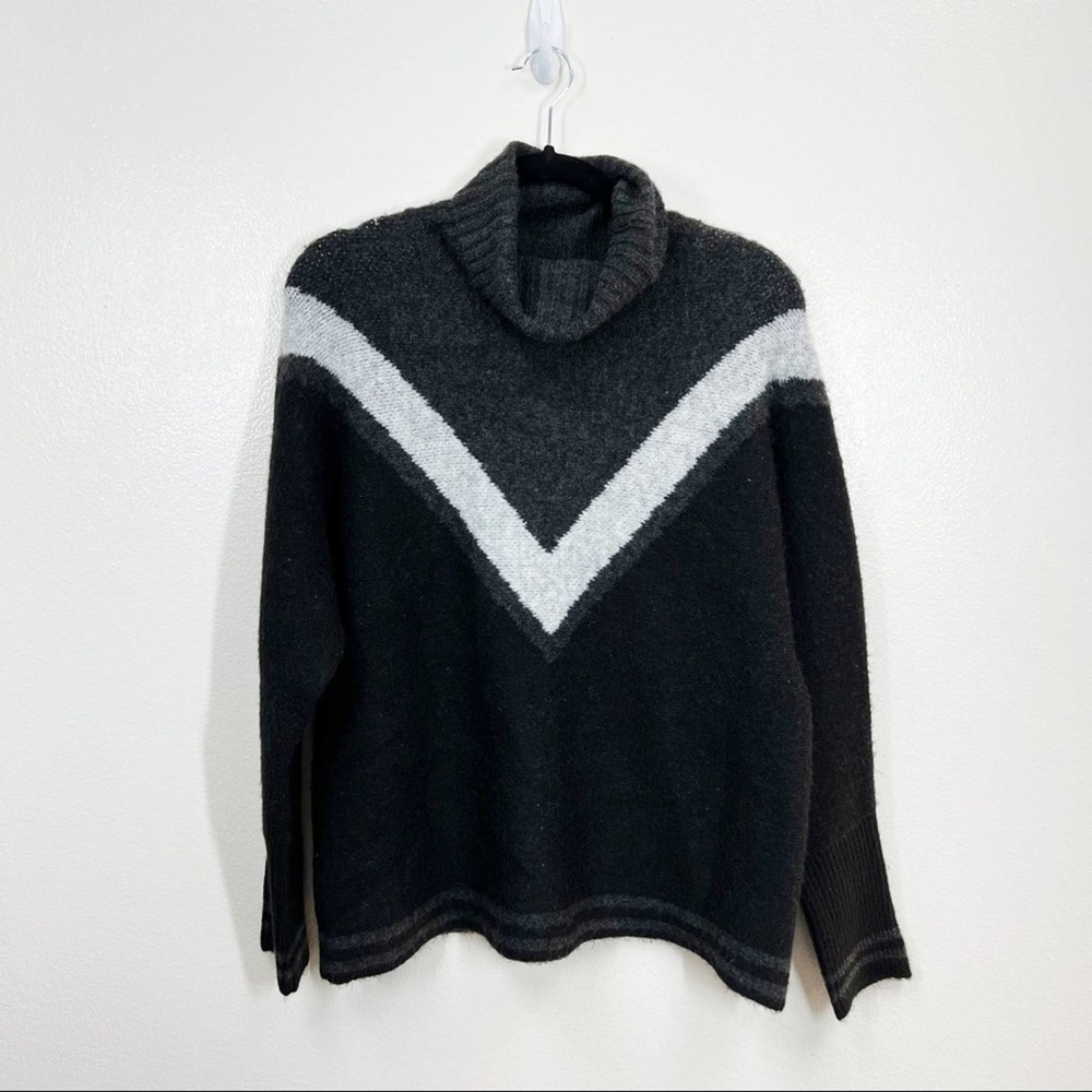 Max Studio Women’s Mock Neck Black Grey Knit Long Sleeve Sweater XSmall New